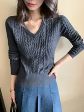 Vネックの短丈ニットセーター【美しいメリノウール・秋冬用・フィット感】