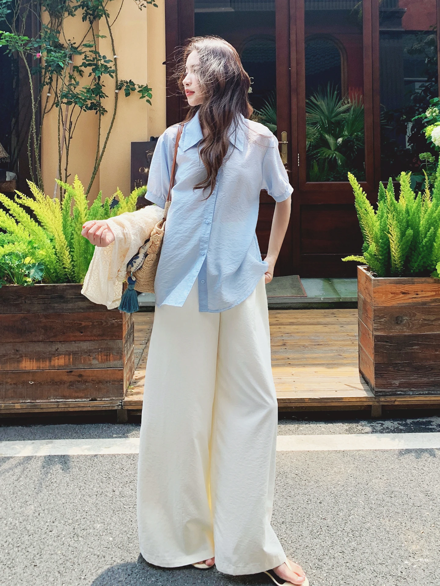 夏のライブで着る服装は、どう選ぶべきか？