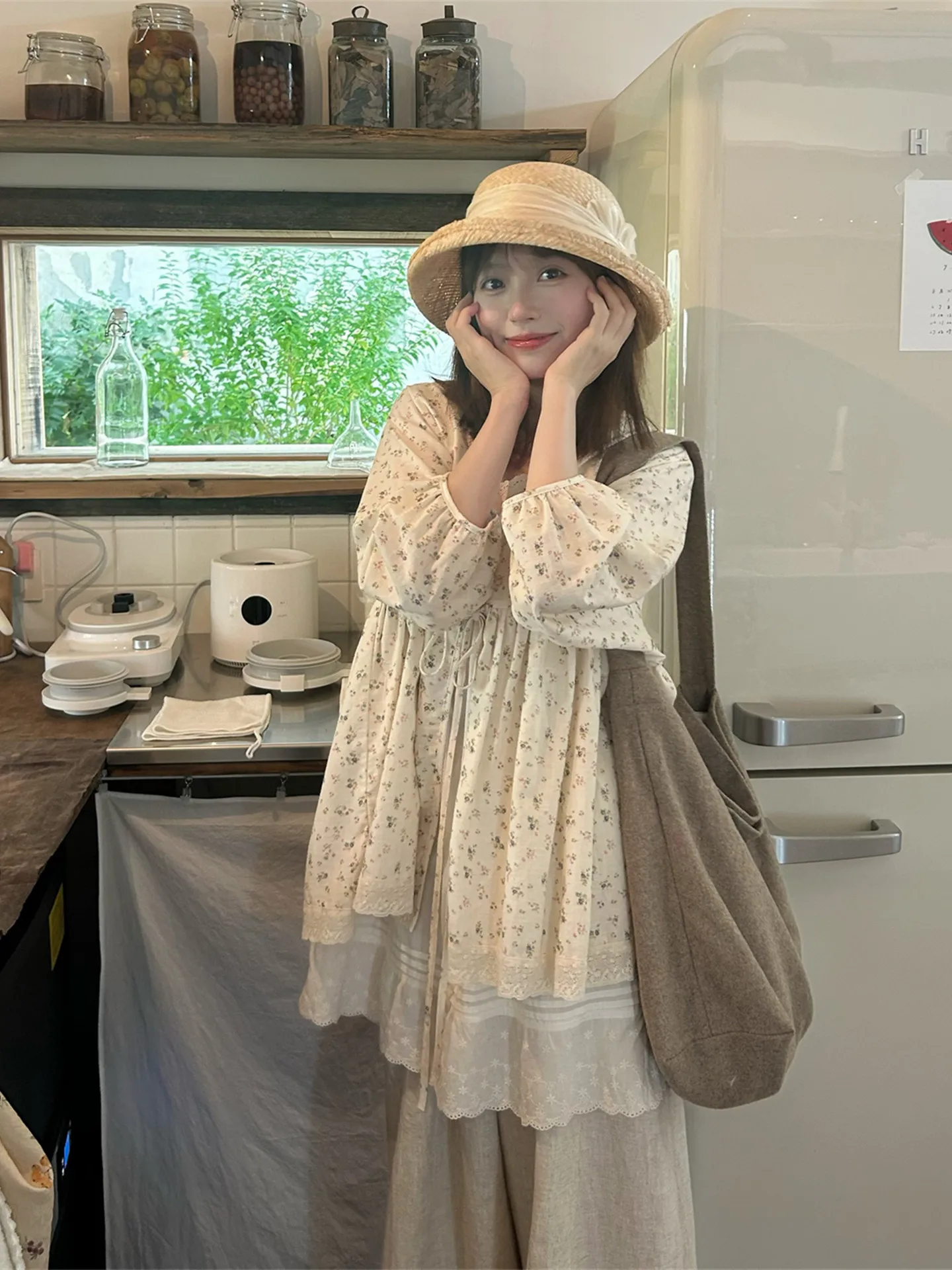 春用 花柄レースパッチワーク長袖シャツ【重ね着対応・竹節綿使用】
