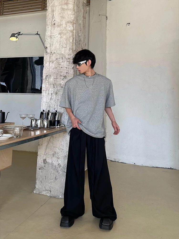 高校生男子が夏に着るべき、デザイン性のあるパフスリーブTシャツは？