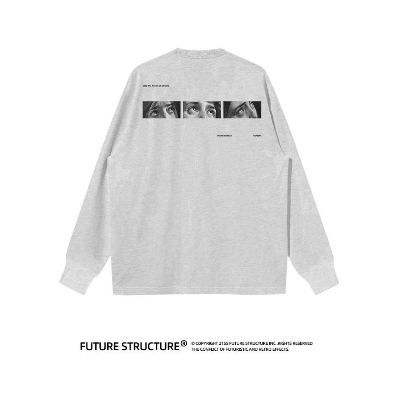 秋冬用のゆったりとした長袖Tシャツ：横から着る際のスタイリングと機能性の実証