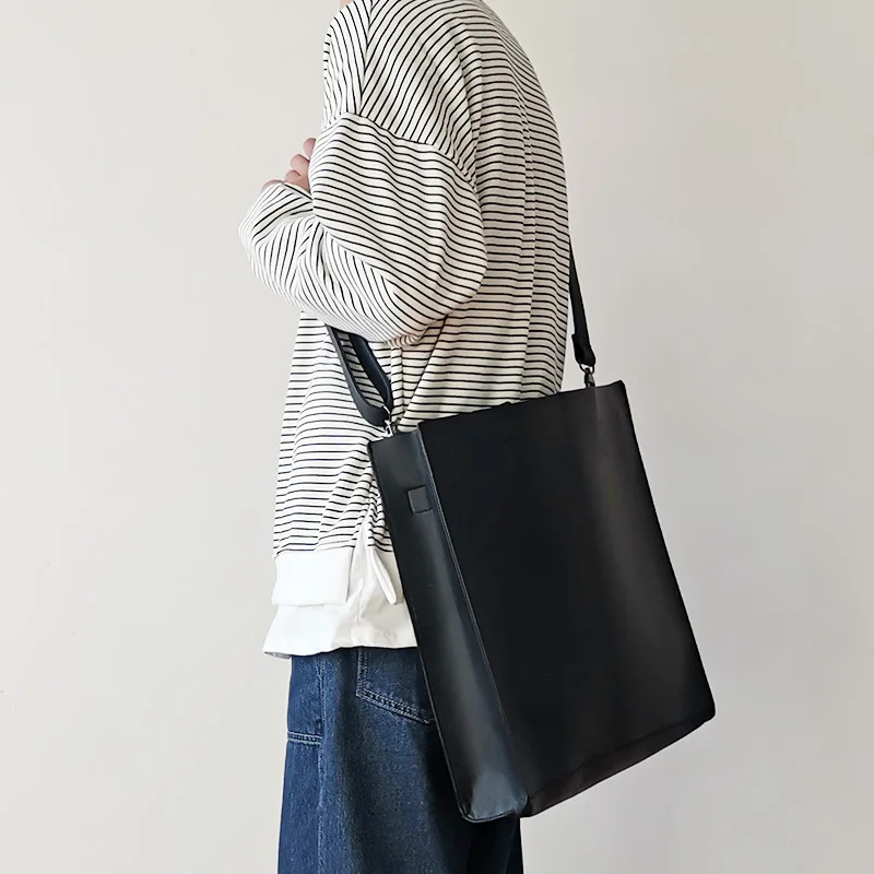 デートに使える男のバッグは、本当に「シンプル」が勝る？