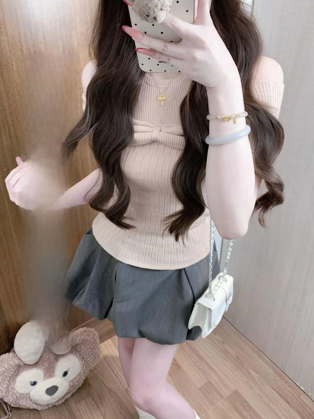 30代ママのきれいめファッションで悩むなら、この1アイテムが救いになる？