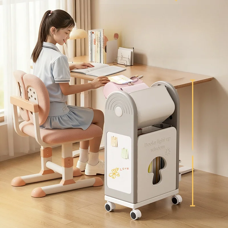 子供の本を迷子にしない収納は、デスク下のリュックラックが救う？