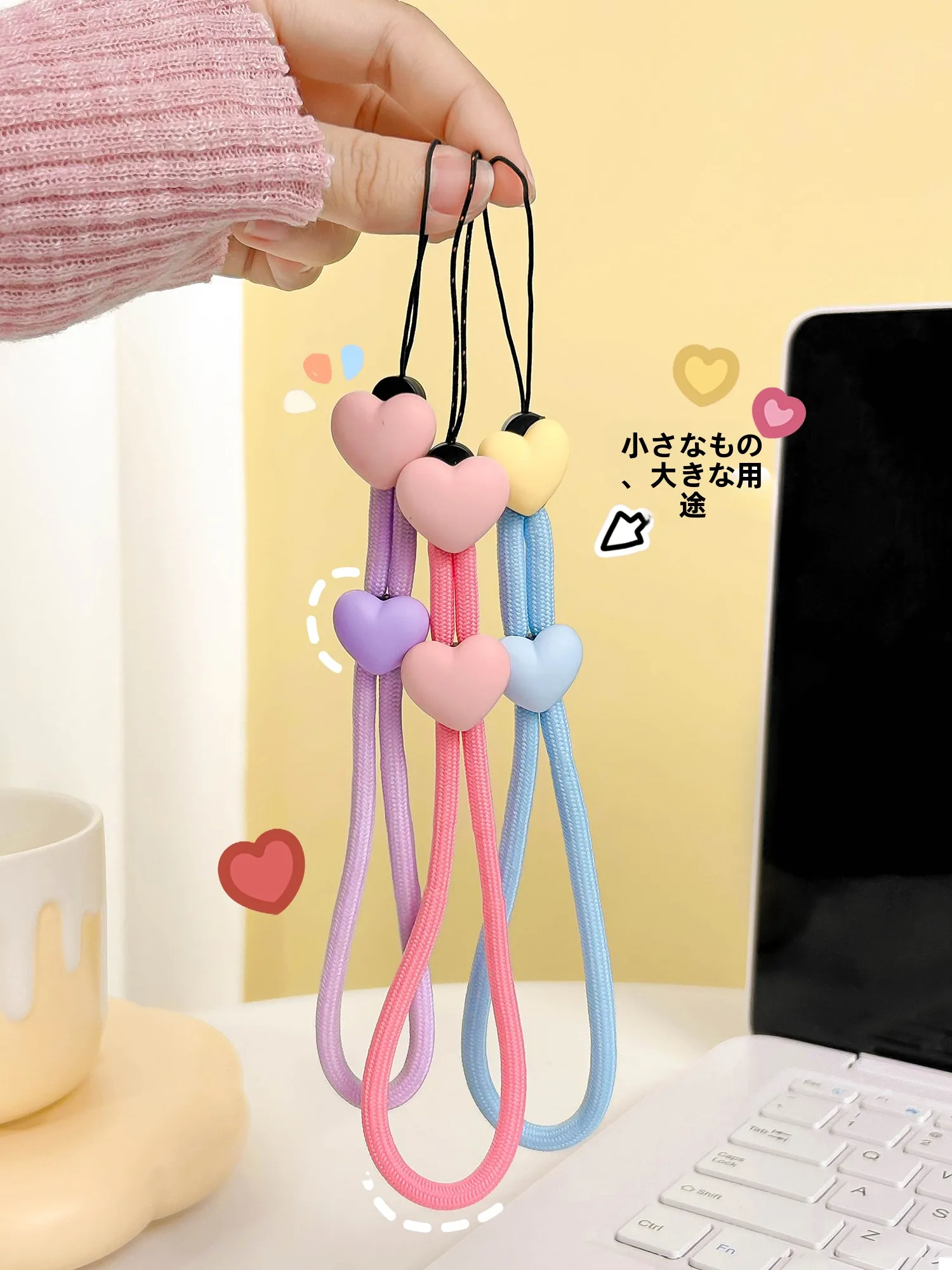 スマホリングは手滑り防止に有効？手首用ストラップの実用性と設置方法