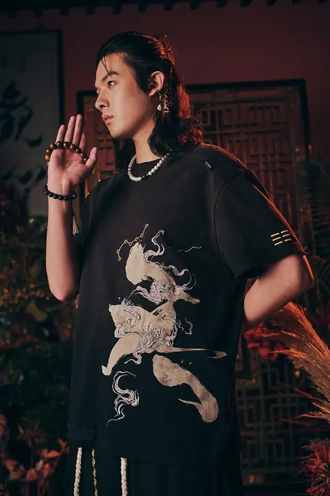 中国風デザインの水洗いできる短袖Tシャツ【純綿・刺繍プリント・男女兼用】