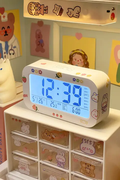 シンプルデザインのデスク時計【大音量・学生向け・目覚まし機能】