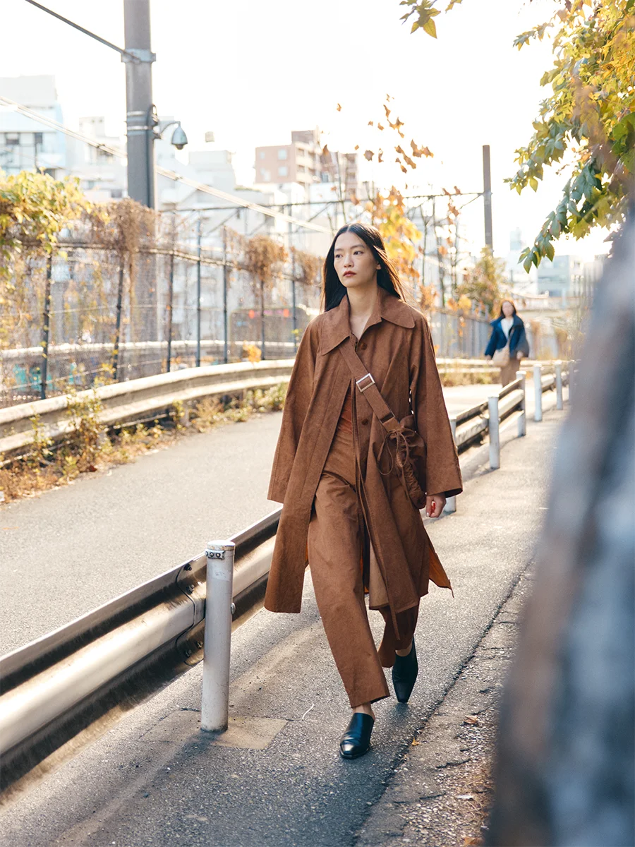 40代の低身長女性が今季選びたいコートは？deplumerのアシンメトリー風コートが解決するリアルな通勤悩み