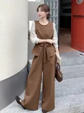 カフェ色のヴィンテージ感ある女性用トップスとワイドパンツ【トレンド・秋物・おしゃれ・仮二重】（セットアップ対応）