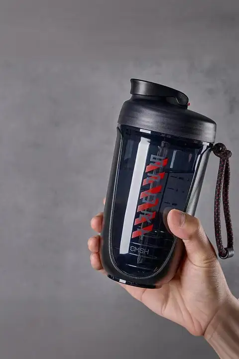 タンブラー型プロテインシェイカー【メンズ・容量表示・混ぜやすいデザイン】