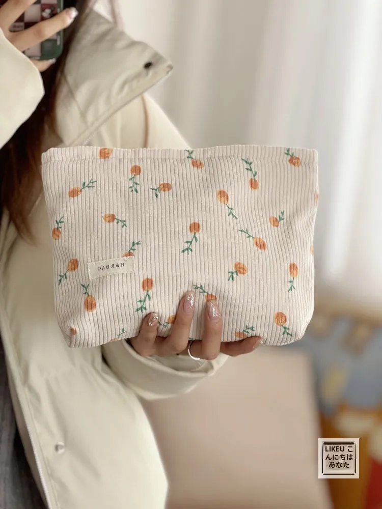 花柄コーデュロイ化粧ポーチ：プチギフト200円以下でオシャレな小物収納を実現