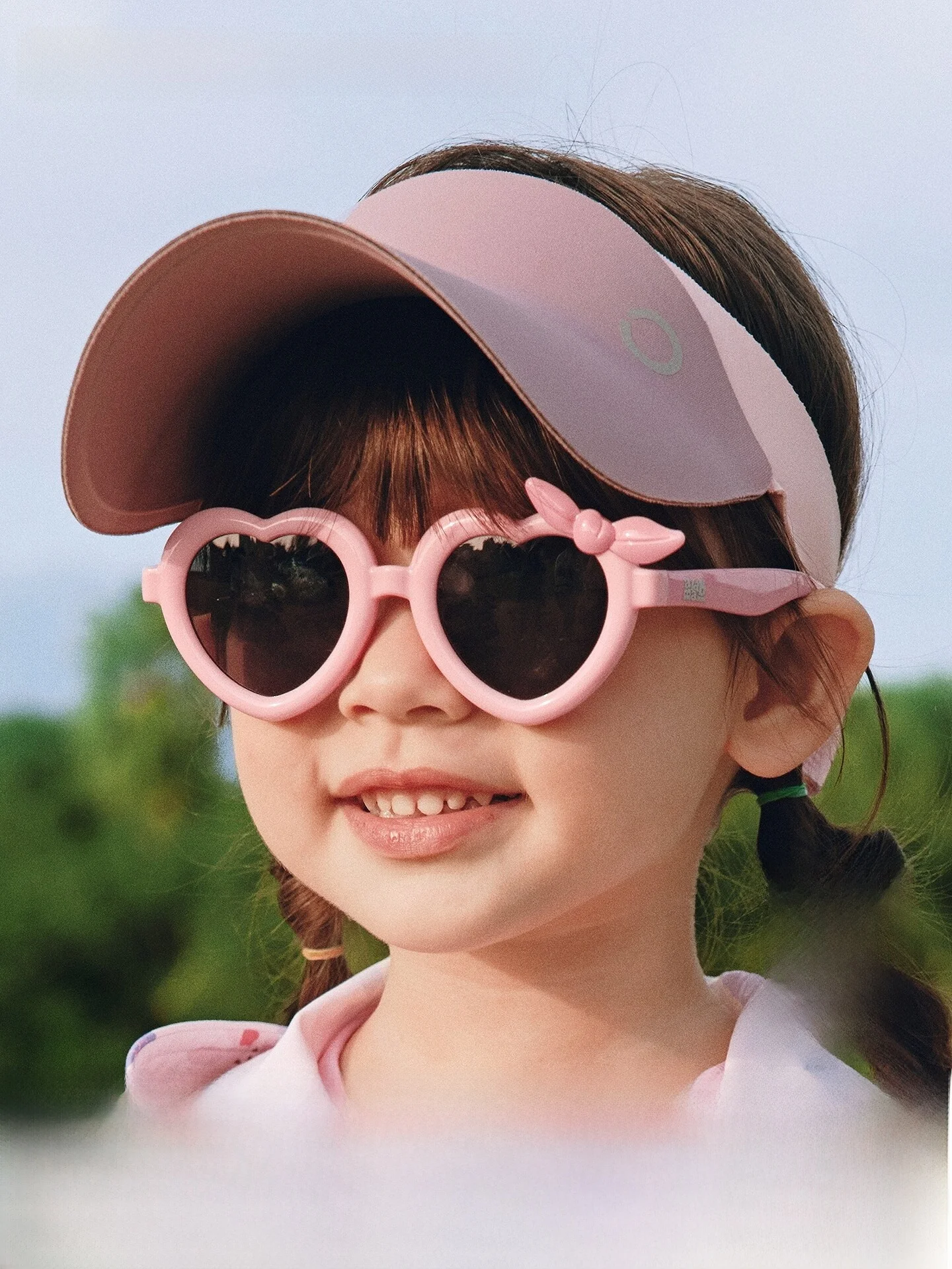 1歳半の女の子にあげるサングラスは、どんな形がおすすめ？
