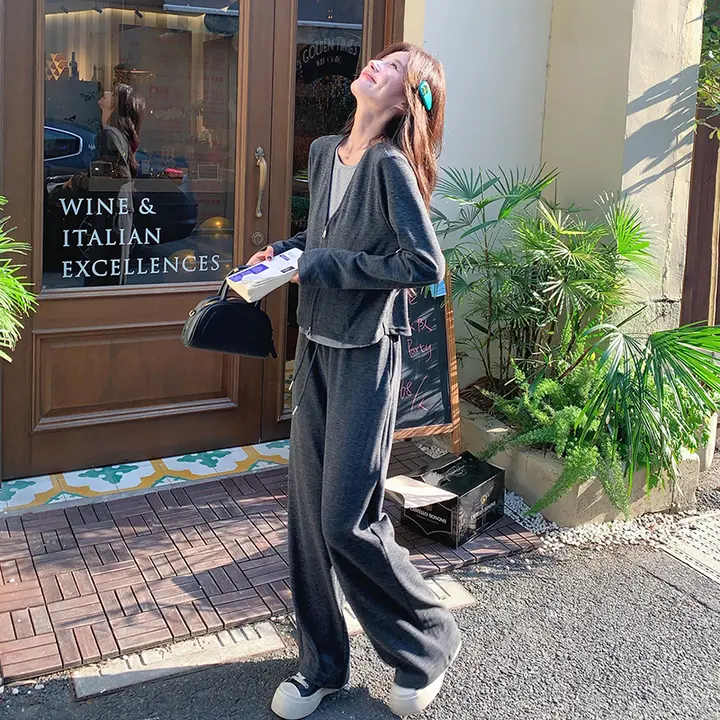 女性用カジュアルスタイルのトップスとワイドパンツのセットアップ対応【感・半袖】