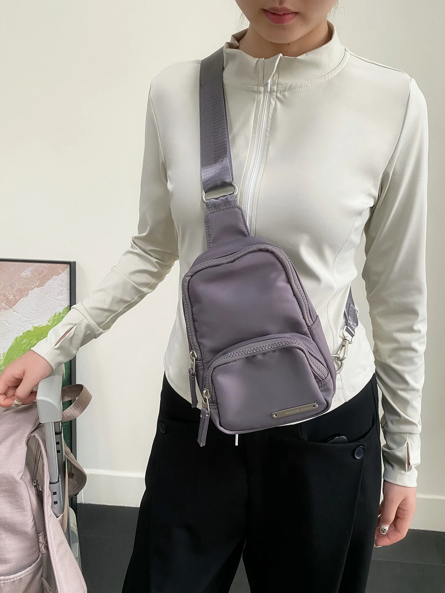 1泊2日旅行に最適なバッグは？軽量・斜め掛け・帆布製の多機能トラベルバッグがおすすめ