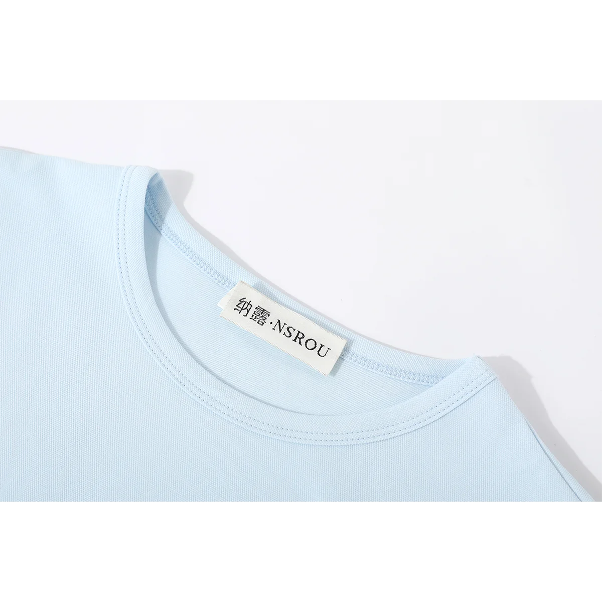 tシャツ タンク トップ 重ね着 レディース で失敗しない方法は？