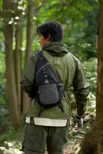 軽量なアウトドア用ショルダーバッグ【ハイキング・旅行・登山対応】