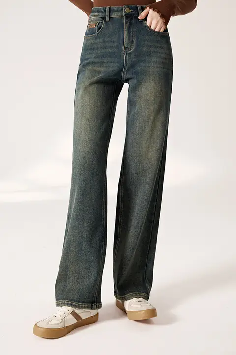 高ウエストのストレートデニムパンツ【暖かい裏起毛・スリムフィット・ハイウエスト】