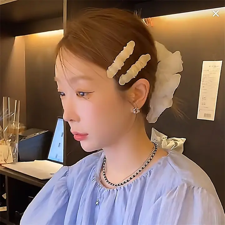 シンプルなドレスアップに最適！オーガンジー素材のヘアクリップ【ひざしクリップ・折りたたみデザイン】