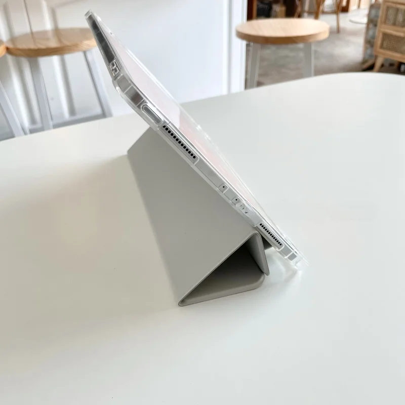 浅灰色iPadケース：マグネット付き翻蓋設計で日常使いに最適な保護ケース