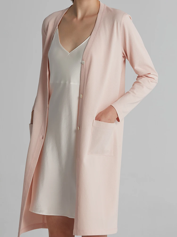 5月末に着る服はどう選ぶ？8月末に購入するべきファッションは？