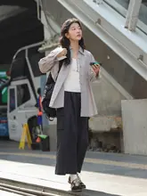 深青色ポケット付きワークスタイルミディスカート【ハイウエスト・スリット入り・春夏用】
