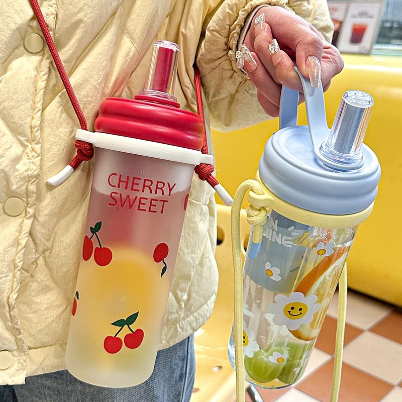 ストロー付き水筒を大人に選ぶべき理由は？小清新スタイルで通勤・散歩も楽しくなる