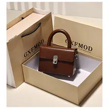 小型レザー手提げバッグ【デザイン性高い・通勤・肩掛け・斜め掛け対応】