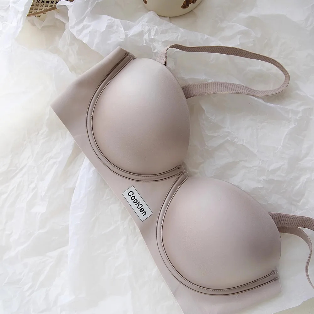 ブラジャーの胸の形を美しく保つには？エレガントなパール光沢のノンワイヤーが解決する3つの理由
