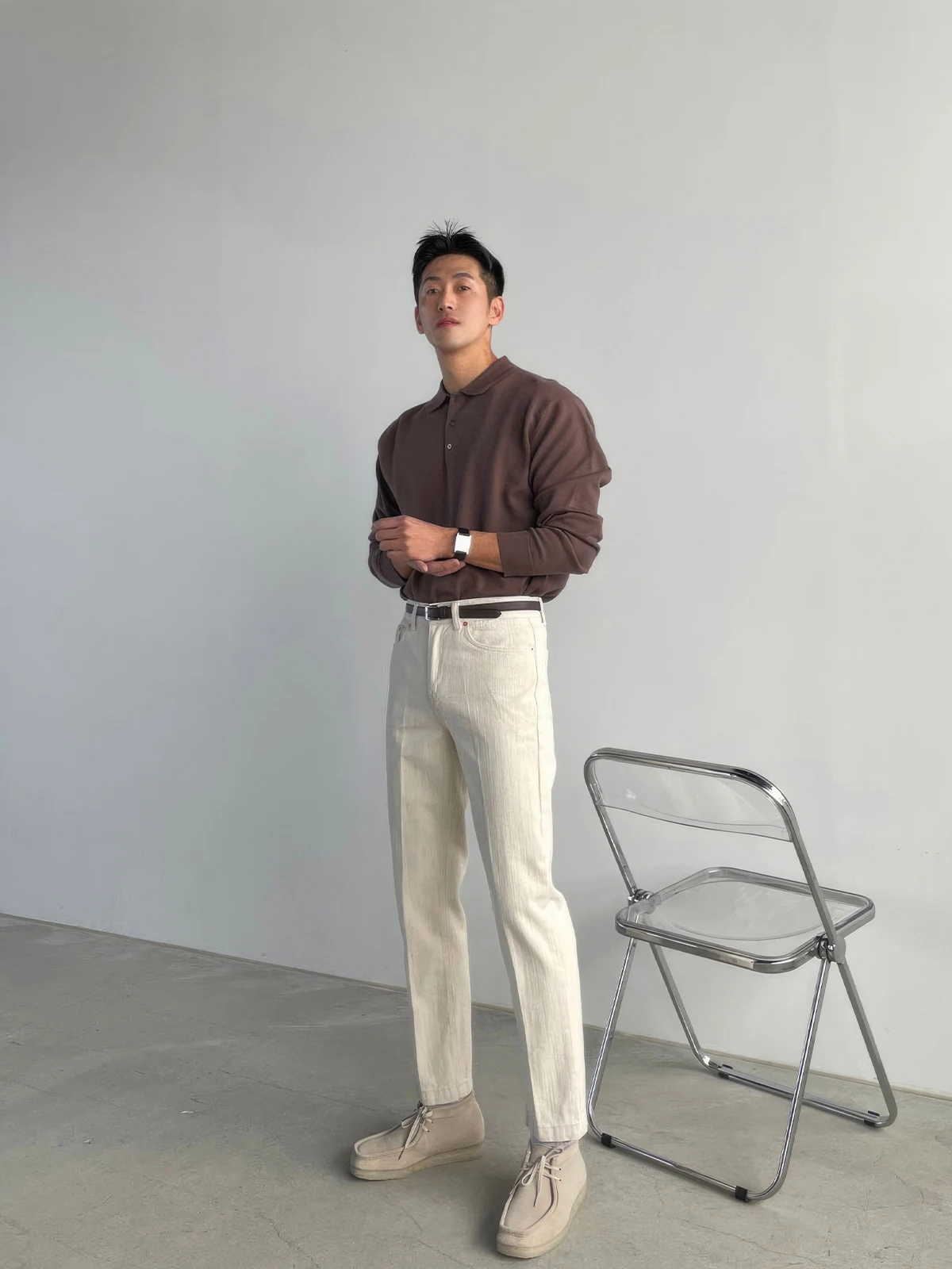 カーゴパンツ メンズ コーデの選び方｜シンプルデニム  が解決する実用性の秘密