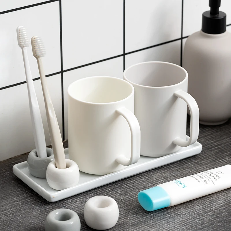 インテリア買い物リストにおける陶器製洗面所歯ブラシスタンドの定義と特徴