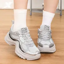 防水レザーの厚底トレーニングシューズ【冬用・シルバー・カジュアルスタイル】