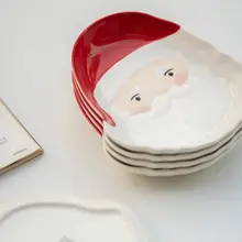 可愛いサンタクロースの陶器プレート【クリスマスムード・ストロベリーデザイン】