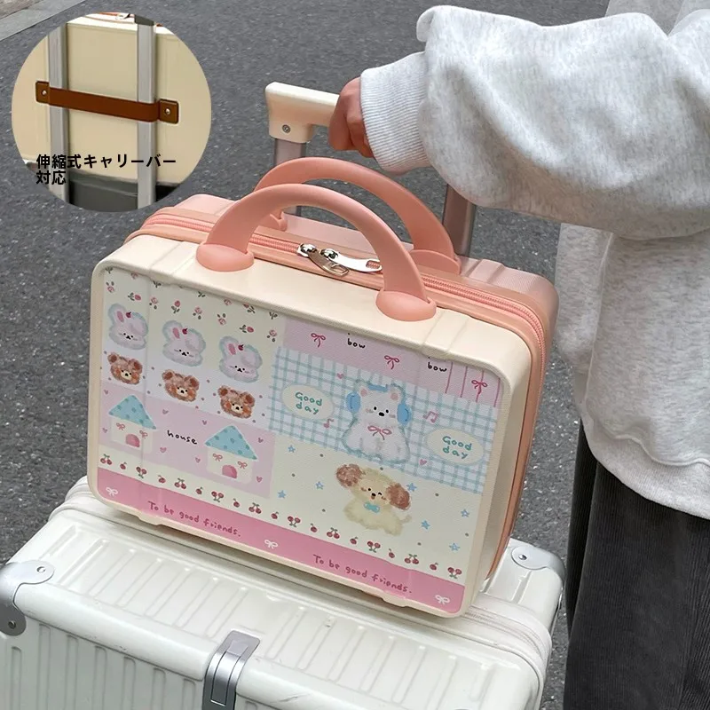 50代の女性が1泊旅行に選ぶべき「おしゃれで軽いミニバッグ」は？