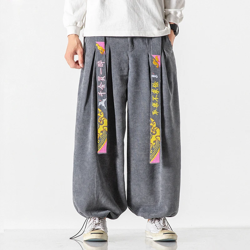 古着系男子が選ぶ「中国風の鶴刺繍パンツ」は、本当にスタイルを変えるのか？