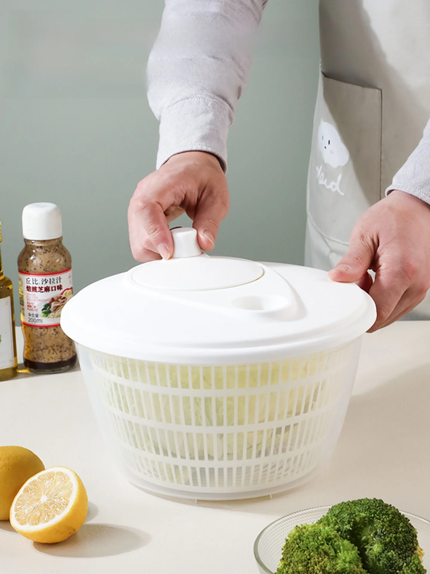 サラダ水切りの正しいやり方は？手動野菜水切り器が解決する日常の悩み