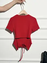 レトロなデザインの赤い丸首短袖Tシャツ【穴あけ不要・女性用・後ろ透かし編み】