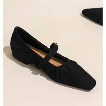 法式デザインのひだ付きマリージェーンフラットシューズ【粗めのヒール・浅めの口】（セットアップ対応）