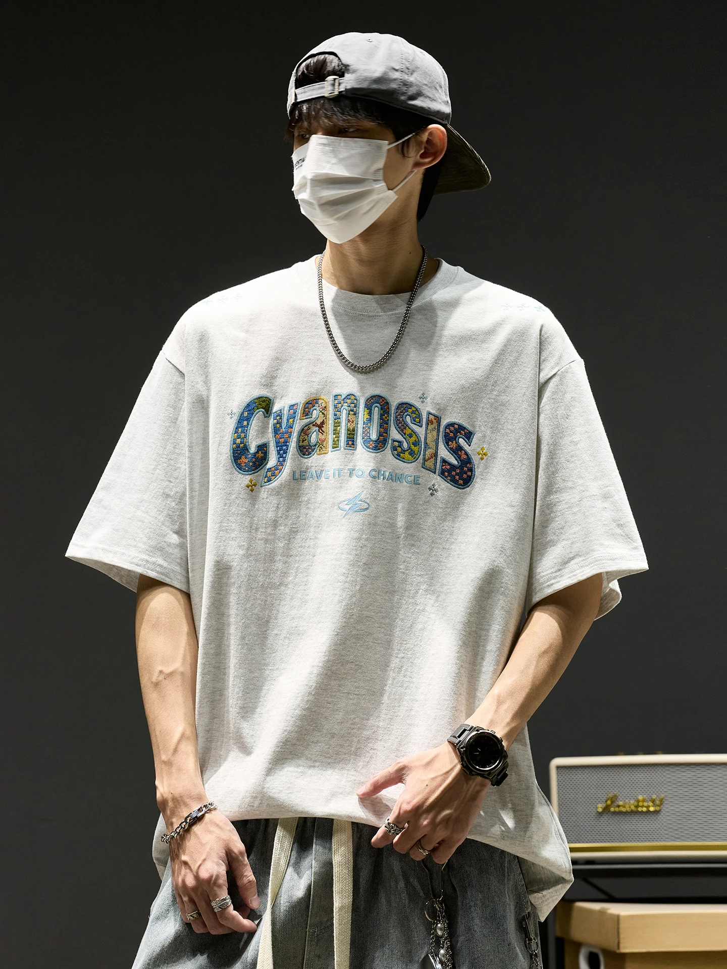tシャツ 刺繍 ワンポイント どう選ぶ？美式風のシンプルなデザインが今、大人の日常を彩る