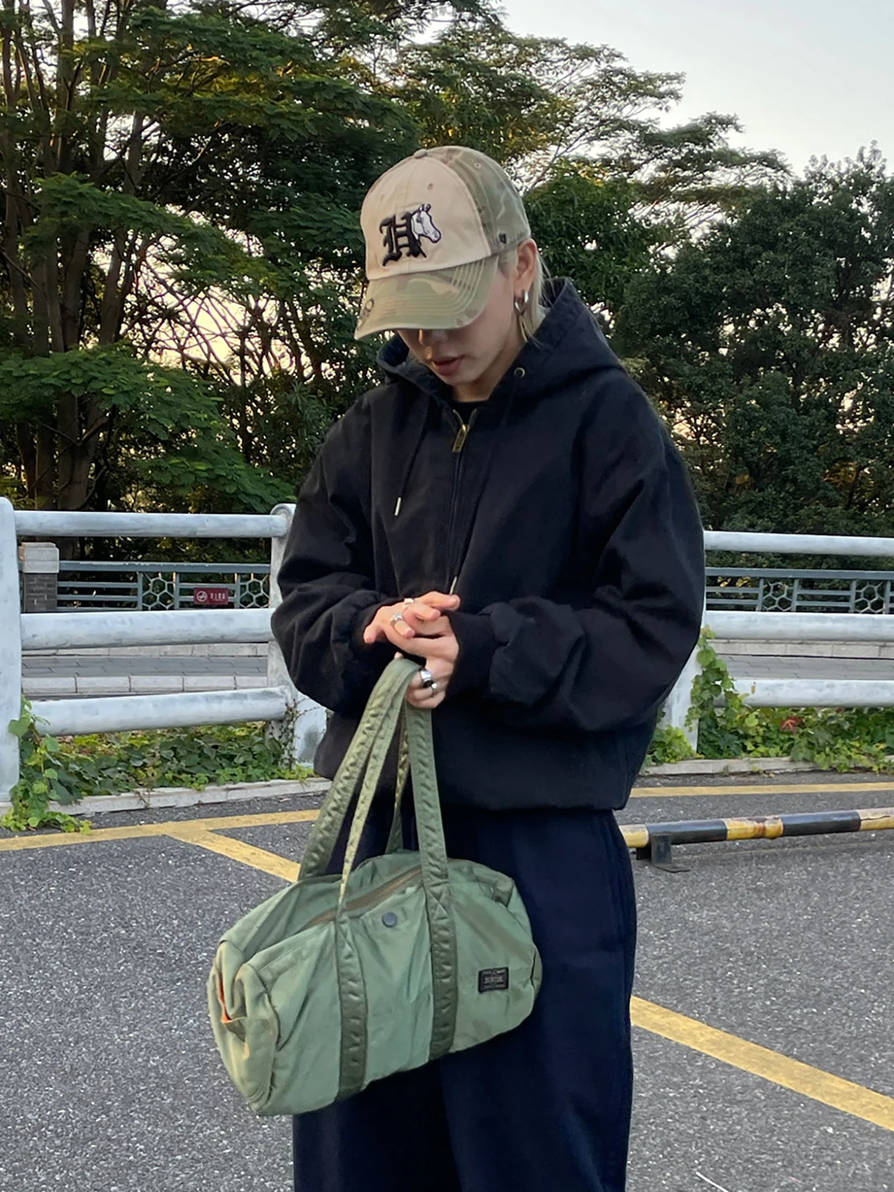 フリースフルジップジャケットを選ぶときに迷うのは、本当にどんな場面で着るか？