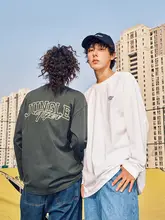 ジャングル虎デザインの長袖Tシャツ【コットン・ユニセックス・ゆったりフィット】