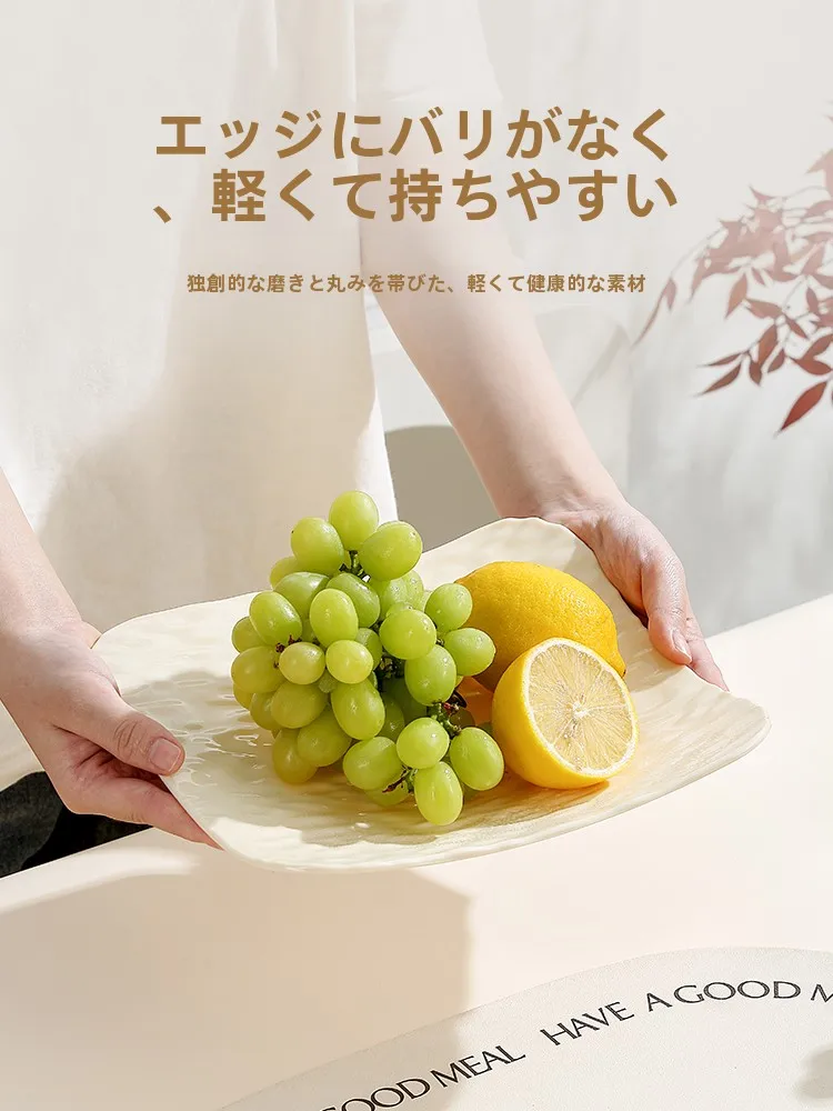 冷凍庫トレーを選ぶときに迷うのは、本当にデザインか機能か？