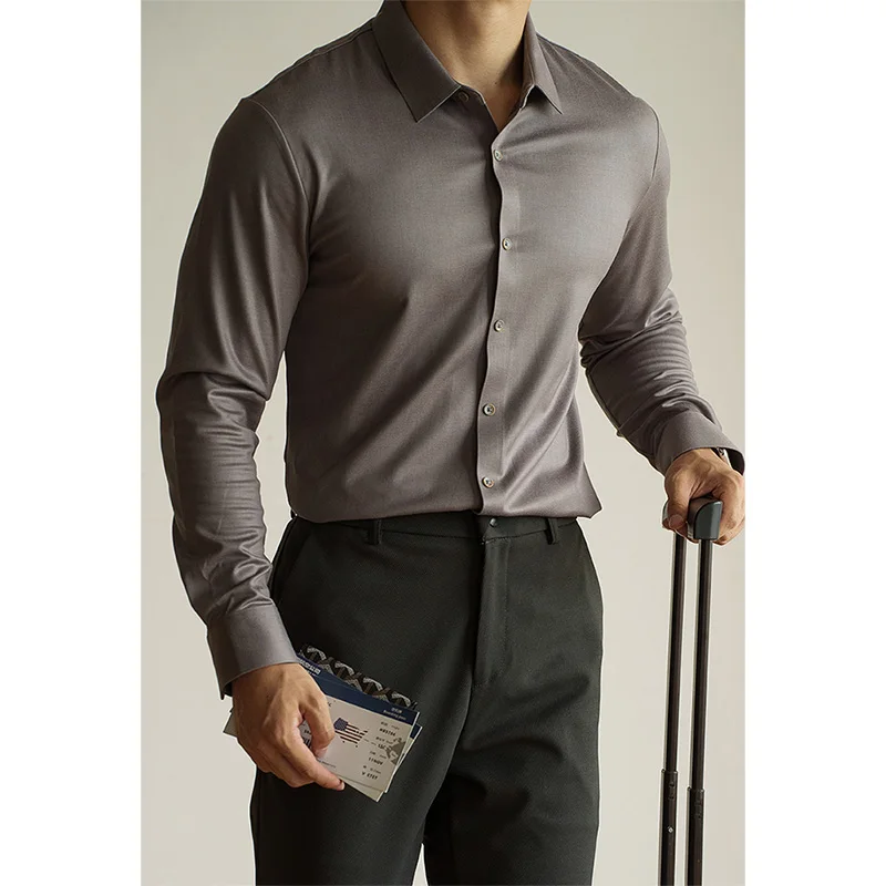 ビジネスカジュアル面接で失敗しない服装は？ウール混紡の暗模様花柄シャツが解決する理由