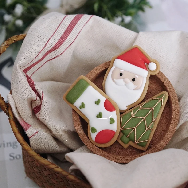 クリスマスデザインのサンタクロースクッキー型：デコレーションに最適な棒付きセットの詳細