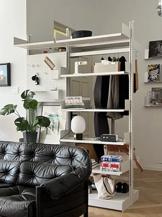 穴あけ不要のフロア式本棚【クリエイティブなデザイン・収納・ディスプレイ用】