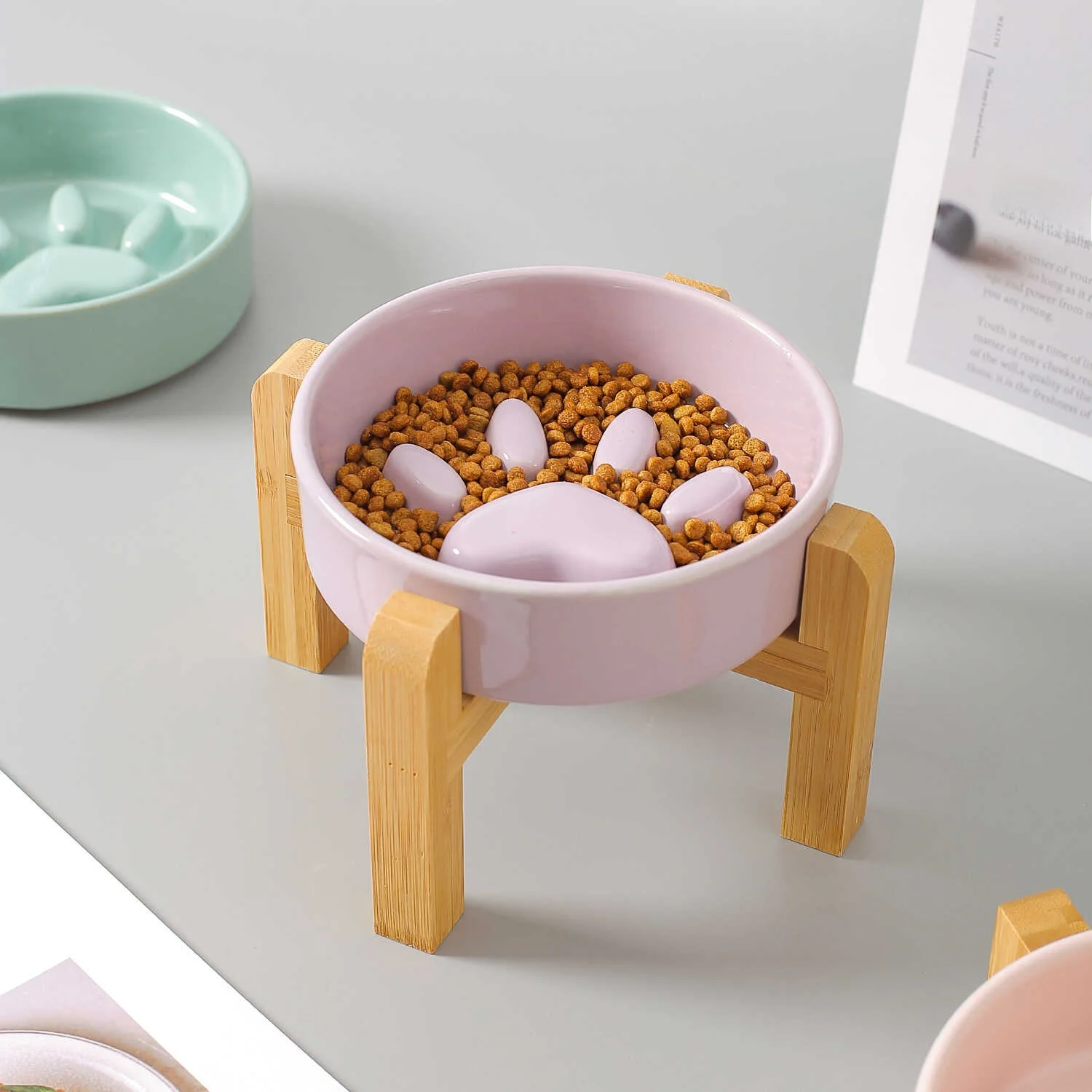 猫がゆっくりと食べられる食器を選ぶには？