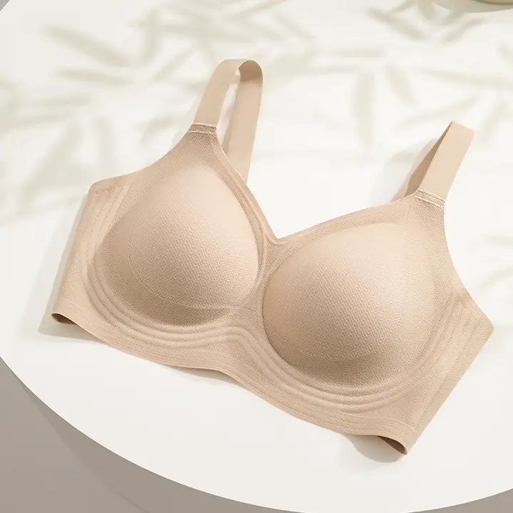 極上の柔らかさの全カップブラジャー【大きいサイズ・胸を自然に整える・薄手・防下垂】