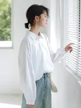 白色のバルーンスリーブシャツ【シンプル・ゆったり・春用】