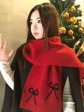 冬にぴったりな赤いリボン付きニットマフラー【暖かさ・お洒落・秋冬用】