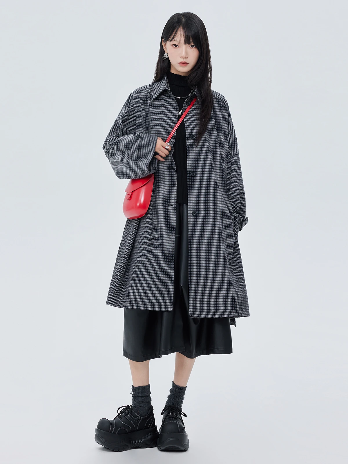 大人可愛い服 50代コーデ | チェックコートの選び方と自然な可愛さの実現法