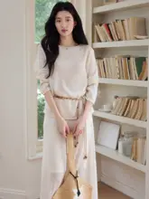 感のある花柄薄手ニットトップスとスカート（セットアップ対応）